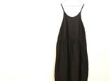 黒いリネンのキャミワンピース