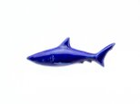 陶器ブローチ　サメ(コバルト)の画像