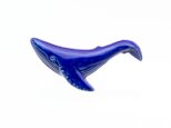 陶器ブローチ　クジラ(コバルト)の画像