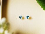 スイスブルートパーズのスタッドピアス　4mm 11月誕生石