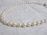 なめらかな美しいパールネックレス