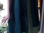 藍染リネン グリーン色の羽織物の画像