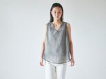 enrica linen nosleeve lightgrey / botanical dyeの画像