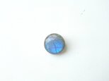 天然石のブローチ「青のラブラドライト」の画像
