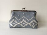 ブルーグレー・ハーダンガー刺繍 18㎝リネンガマ口ポーチ