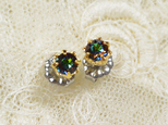 小粒スワロフスキーのピアス（レアカラー・ヴィトレイルメディウム）