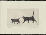 お散歩・二匹の猫/ 銅版画 (作品のみ）の画像