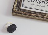 Black flower corsage ringの画像