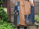 木綿素材でリメイクスカート☆藍染や柿渋染の自然染＋絣などの古布で７５㎝丈の画像