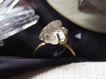 [一点物]原石のゴシェナイト（ホワイトベリル）のリングの画像