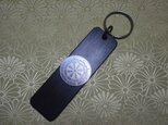オーダーメイド 縞黒檀 彫金 家紋 キーホルダーの画像