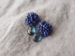 送料無料 【天然石の刺繍ピアス】ラピスラズリ・ロンドンブルートパーズ