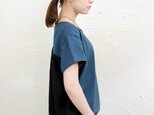 omiso Tops/ blue×blackの画像