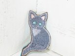 グレーの猫ちゃん*刺繍ブローチの画像