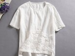 f62319（再販4）絶対入　着やすいブラウス　手刺繍の花柄　柔らかくて気心地よい棉麻生地