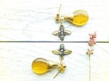 Honey Bee Earrings* White *の画像