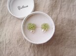 【天然石の刺繍ピアス】Peridot×Pearl　ペリドット・真珠