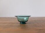 吹きガラスの台付き小鉢（グリーン）