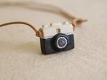 ちいさな陶器のカメラ【黒】の画像