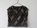 ＊アンティーク着物＊亀甲柄泥大島紬のトップス（Lサイズ）