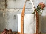 canvas tote bag medium (camel&white)の画像