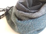手織りカシミアストール・・黒と青のしましま