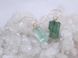 Rough Rock Green Tourmarine pierced earrings トルマリンの原石ピアスＫ18の画像