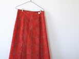 朱赤のウール巻きスカートの画像