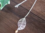 [silver999]葉っぱモチーフと淡水パールのネックレスの画像