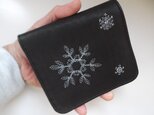 ”雪の結晶” (ポケッタブル型) 黒×ブルー (小銭入れ横型)の画像