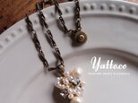 真珠と真鍮のビジューネックレスの画像