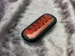 紅丸紋の輝きbluegray　ガラスの帯留め