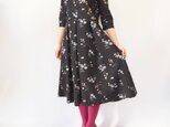 【XS-LL受注制作】アーミッシュ風シンプルワンピース◇花柄ブラック *厚手・ストレッチ生地*の画像