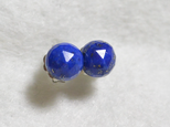 ラピスラズリ・ローズカットのピアス（6mm・チタンポスト）