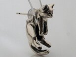 脱力猫ピアス Silverの画像