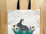 rabbit and dandelion tote w/long black handleの画像