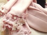 レースの花付き パシュミナストール　デイジー　ピンクベージュ