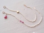 星とケシパールの華奢なブレスレット ホワイトの画像