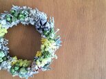 ＜お値下げ＞春待ちリース　ミニバラ・コチア・木の実　いっぱい詰めましたの画像