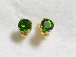 クロム・ダイオプサイド・ラウンドファセットの14kgfピアス（4.5mm）