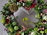 パープルピンクのアリュームに実をそえて:wreath