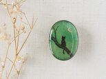 ペンダントブローチ47/黒猫樹上の画像