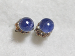 （１点もの）スリランカ産ブルーサファイアのスタッドピアス（4.5mm・チタンポスト）