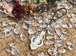天然石のマクラメ編みストラップ【ゴスだるま】ホワイト系・ムーンストーンの画像