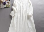 f8050814 麻100％　貝ボタン　一年中活躍可能　ワンピース　ロングワンピース ホワイト