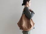 caramel bag/ brownの画像