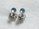 スイスブルートパーズのスタッドピアス（4mm・チタンポスト）