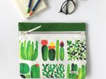 一点もの！デザイナーズ生地で作ったサボテン柄のフラットポーチ1・本革使用（サボテン×緑の帆布）