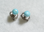 （１点もの）小粒アリゾナターコイズのスタッドピアス（4mm・チタンポスト）