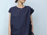 huhaku frill tops / navyの画像